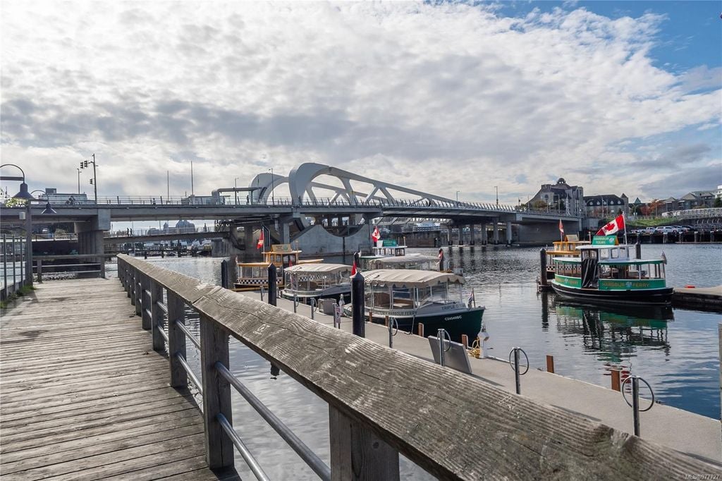 409 Swift St, #211