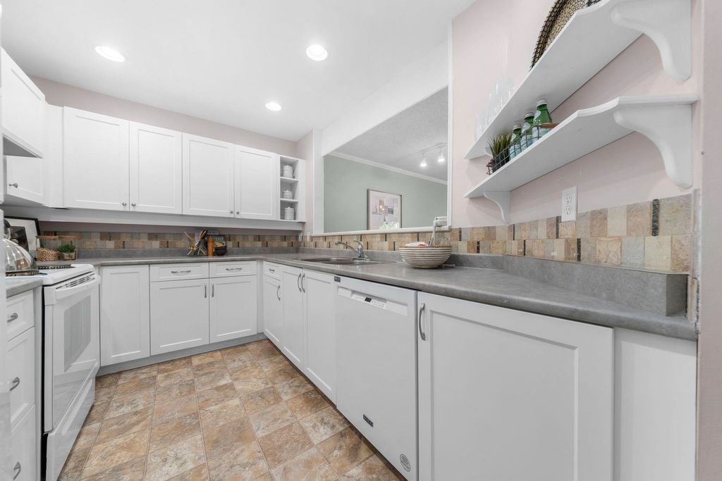 2800 Chesterfield Ave, #406