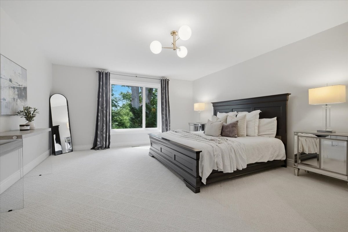 Rare Court Location on Oakville Golf Course