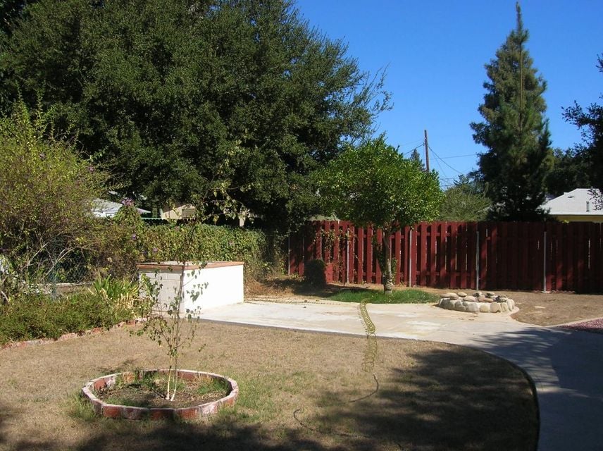 208 Carrizo St