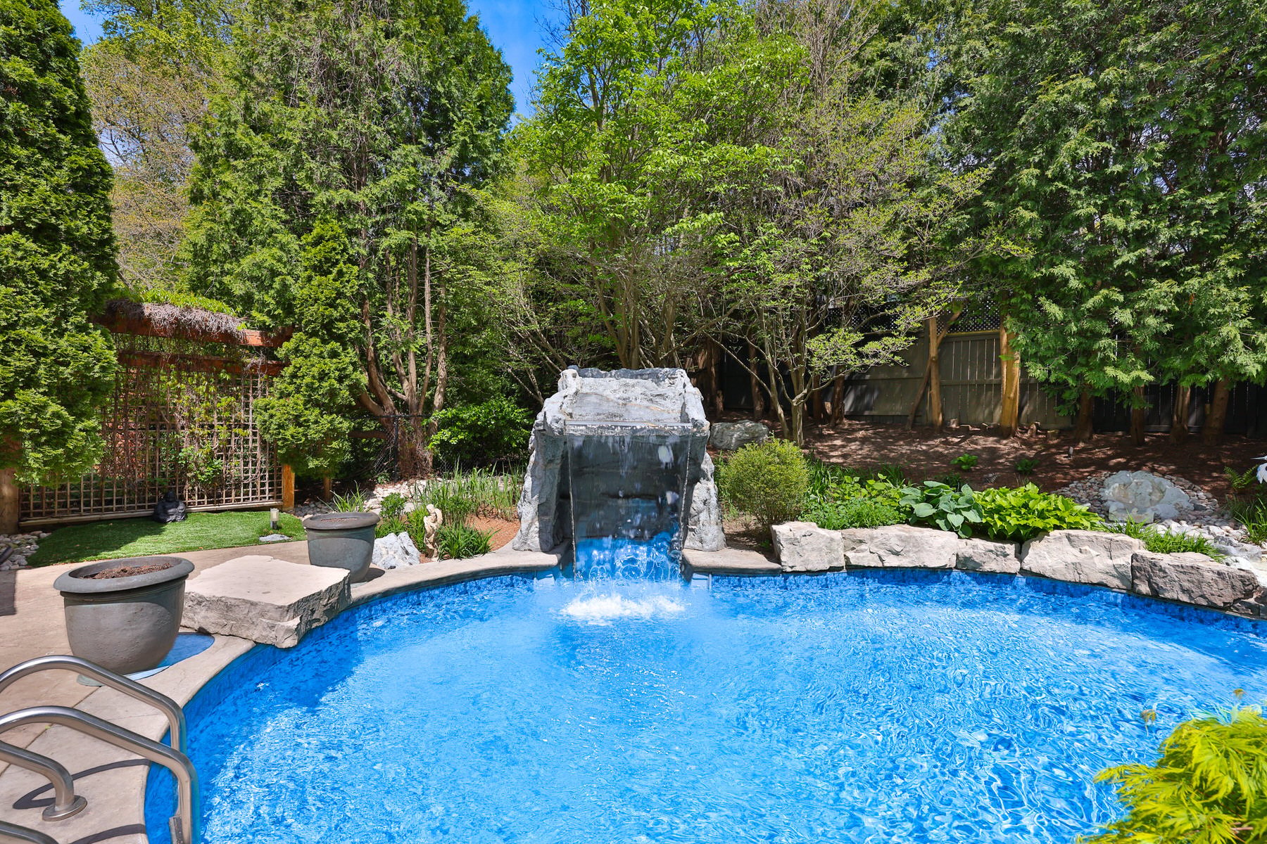 1277 Woodeden Dr
