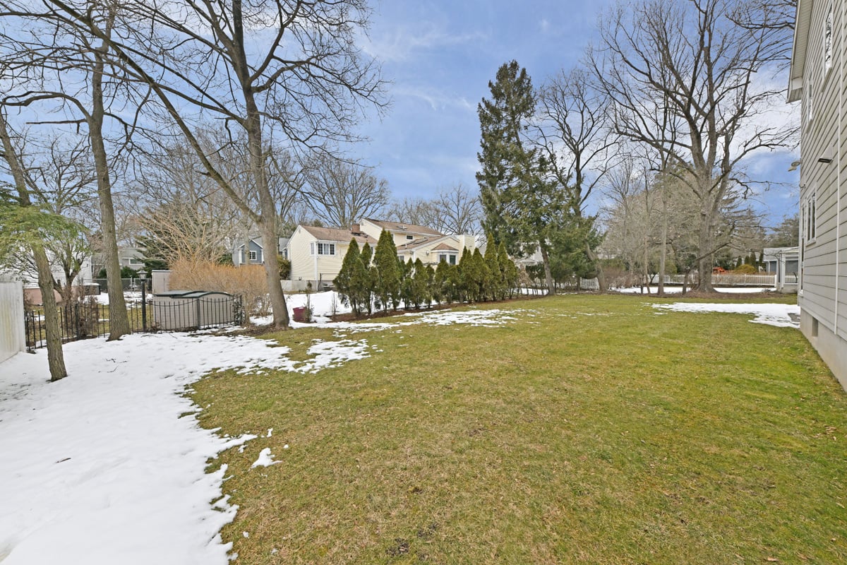 23 Spruce Pl