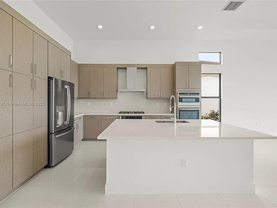 13128 Feathering Way