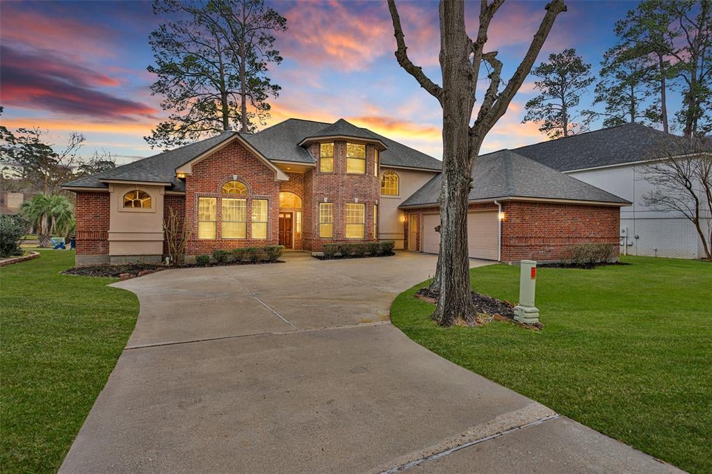 3202 Lazy Lake Ln