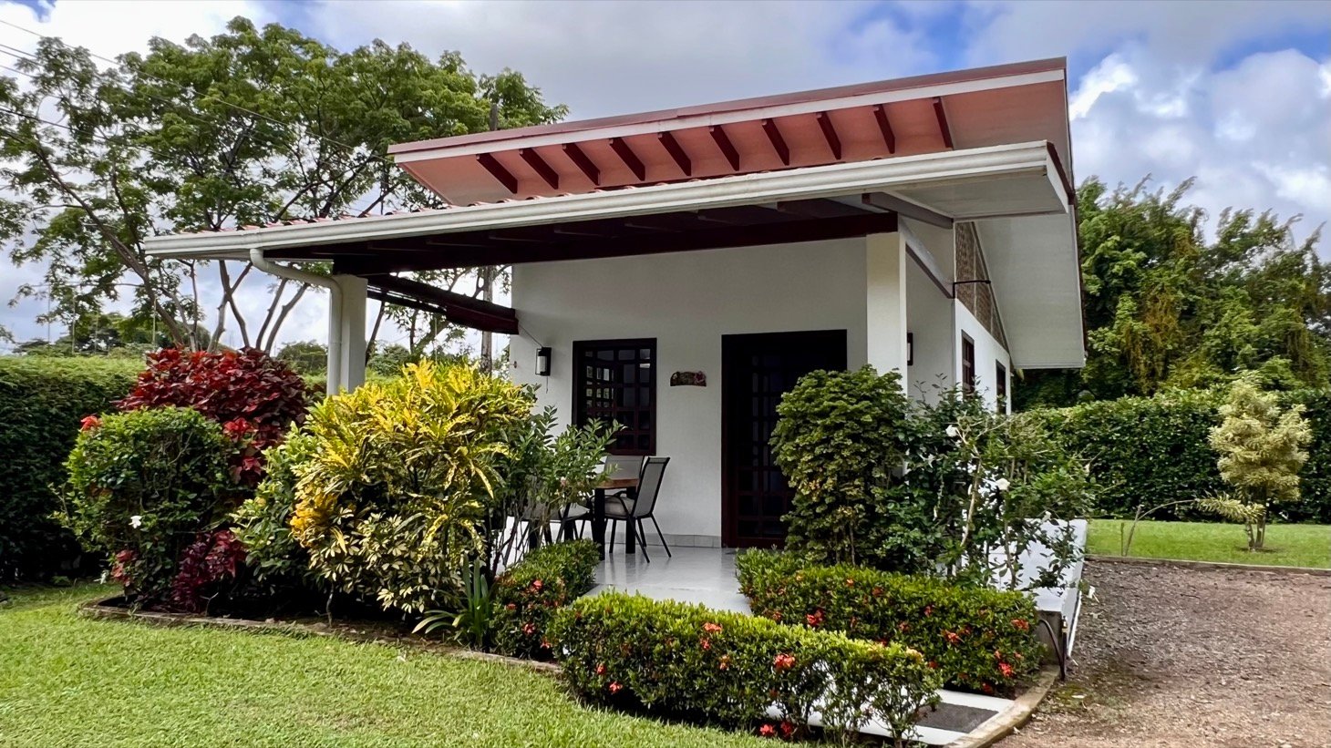 Home, 2 Rental Cabinas & Expansion Potential in Ojochal