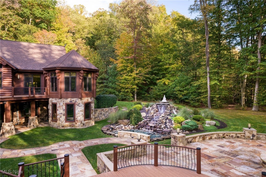 805 Cascades Dr