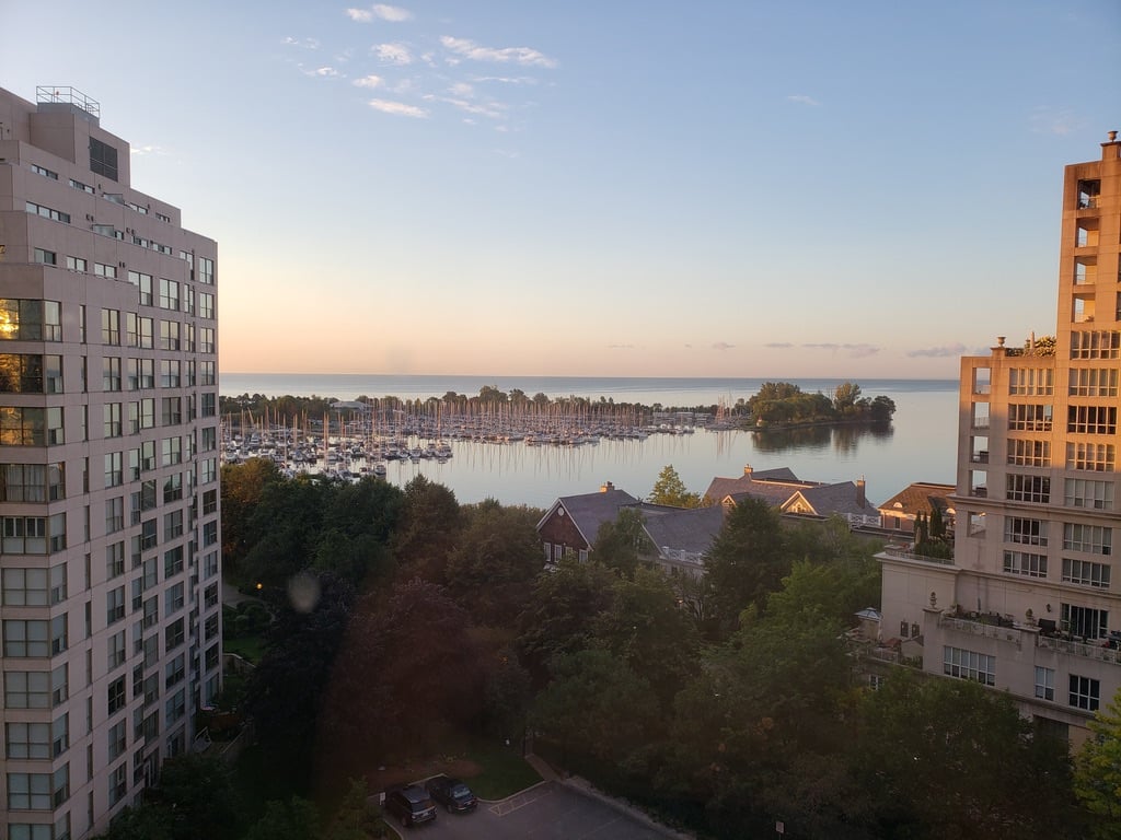 2269 Lake Shore Blvd W Unit: 1110