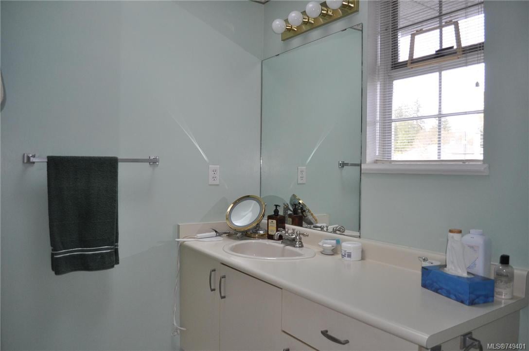 15-5110 Cordova Bay Rd