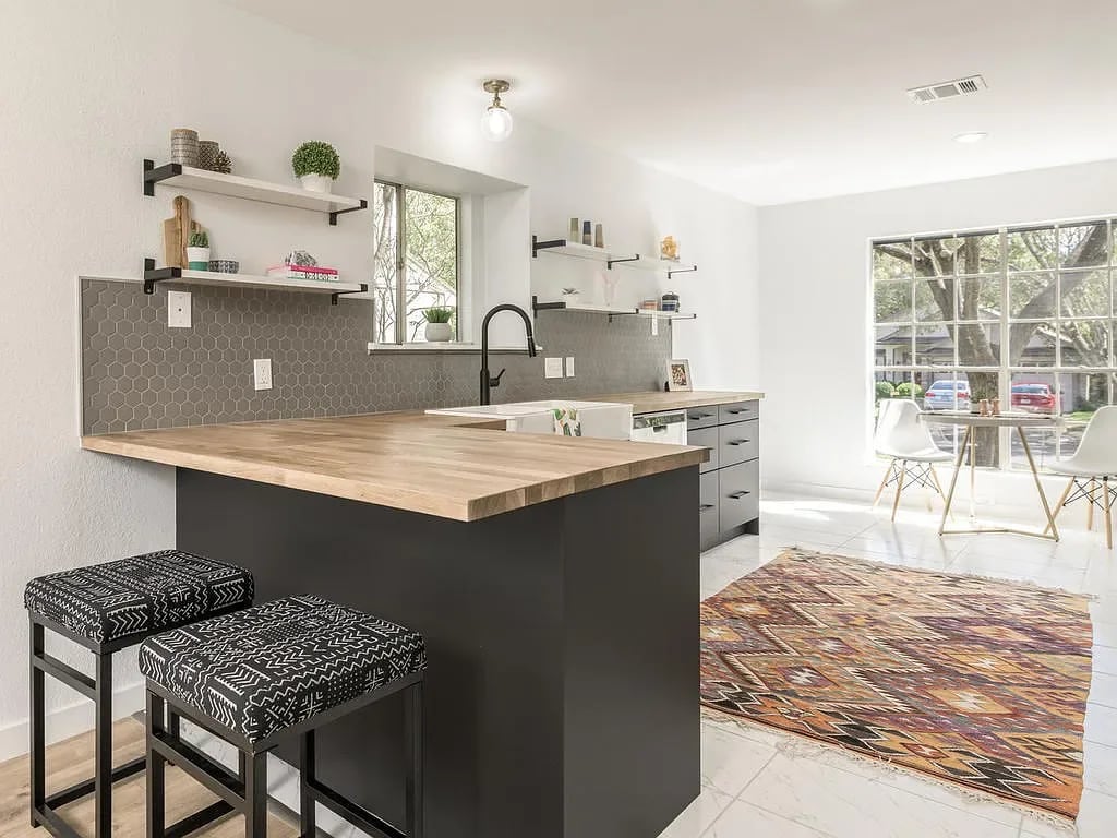 7912 Finch Trl