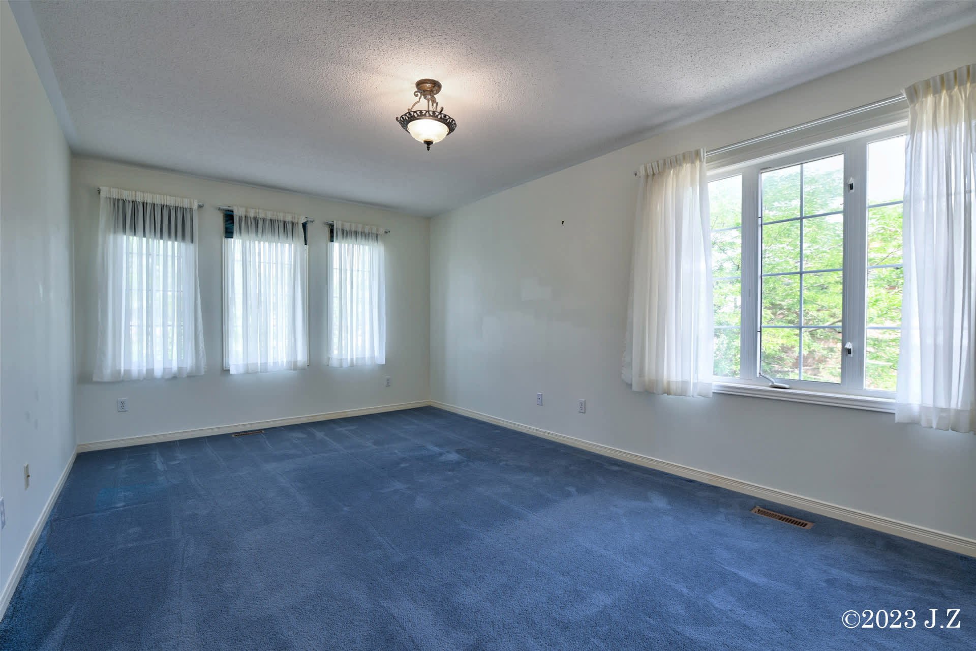 2 Waterton Cres