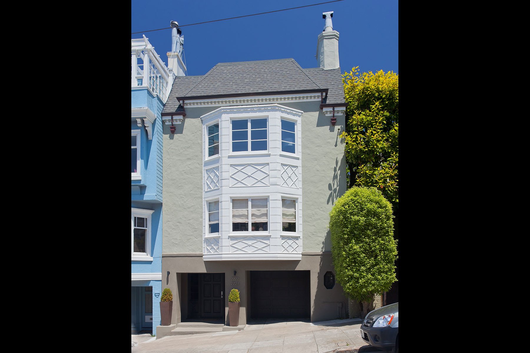 2724 Baker Street