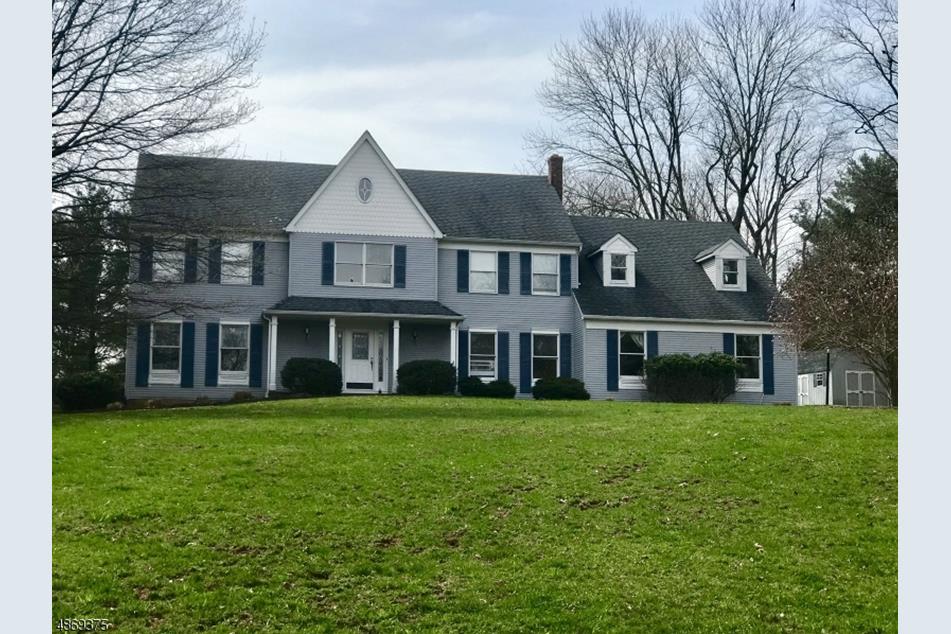 4 Grandin Dr
