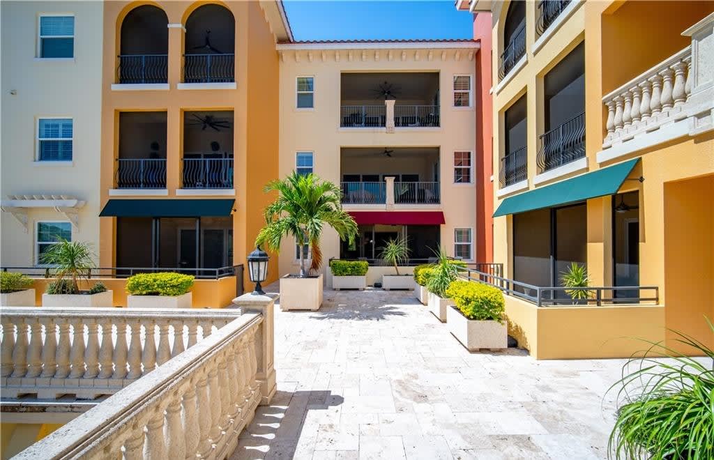 21530 Strada Nuova Cir #210
