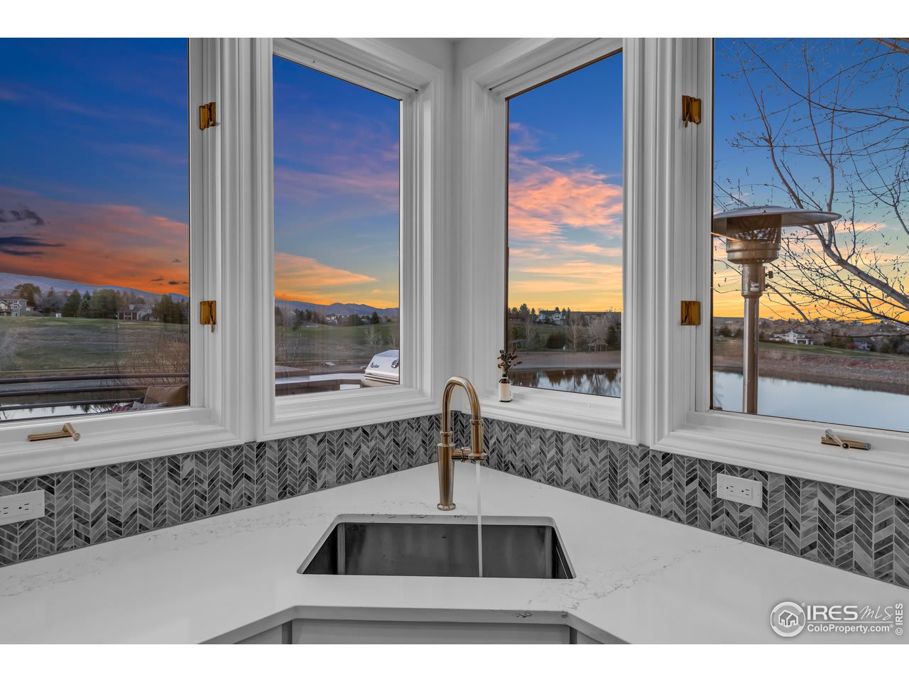 4057 Spy Glass Ln