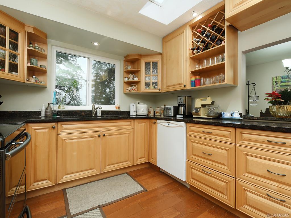 4075 Grange Rd, Saanich