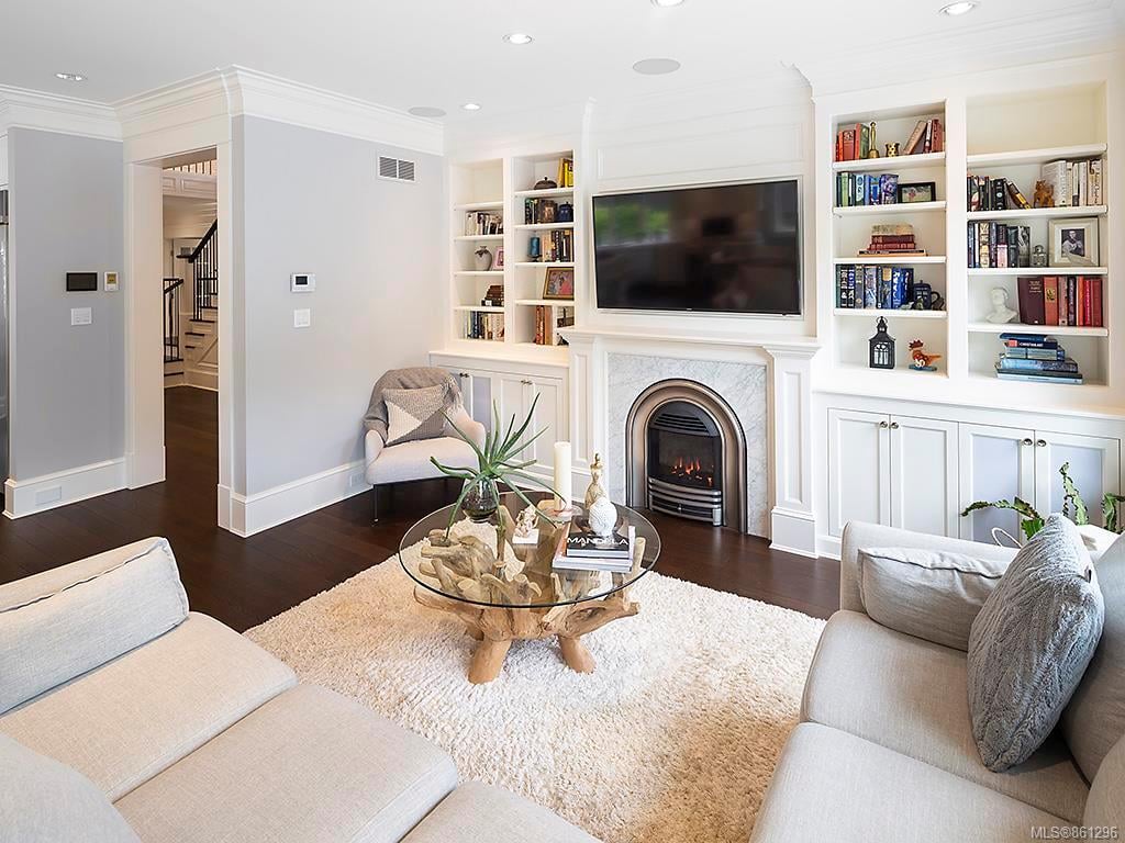 849 Oliver St