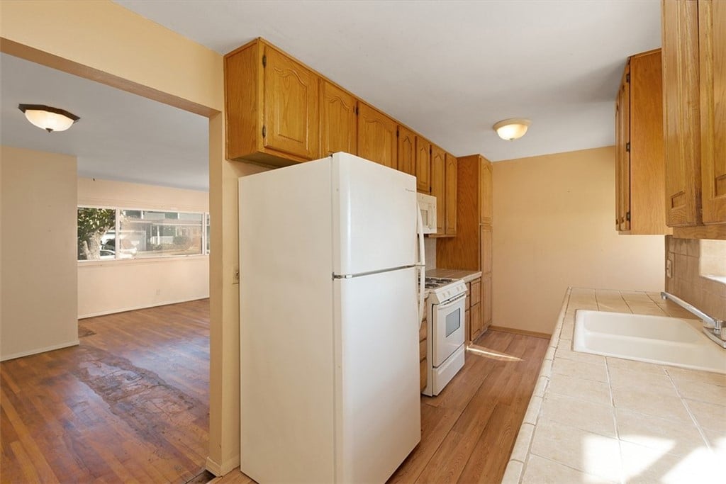 1372 Kenneth Dr