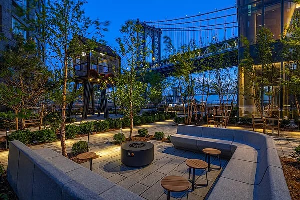252 South Street Unit: 8J