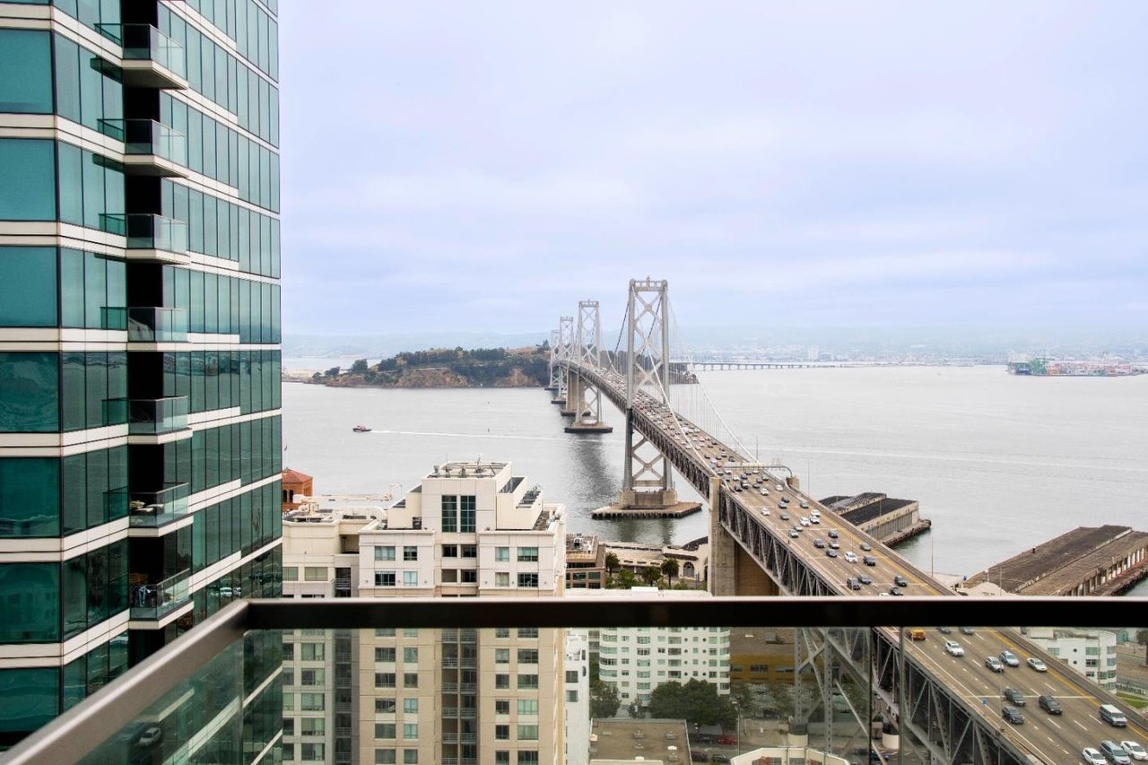 425 1st St #2708