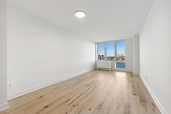 120 Riverside Boulevard, #12H