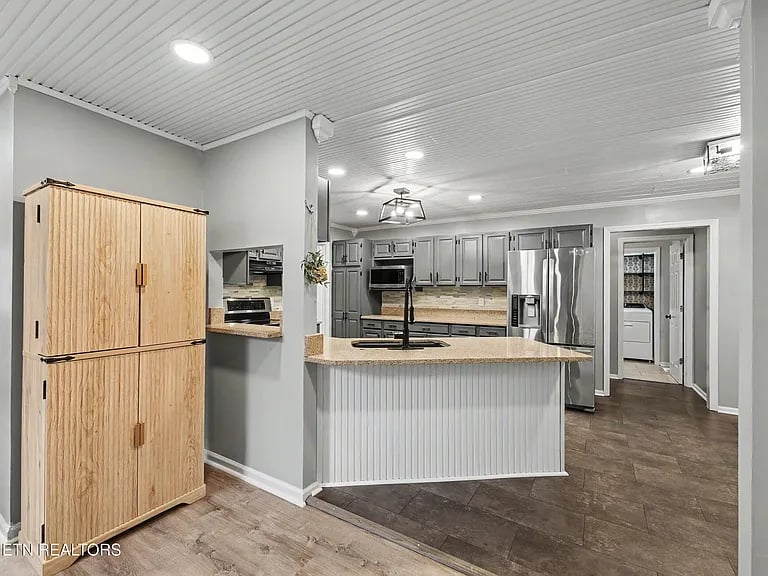 5516 Oakside Drive
