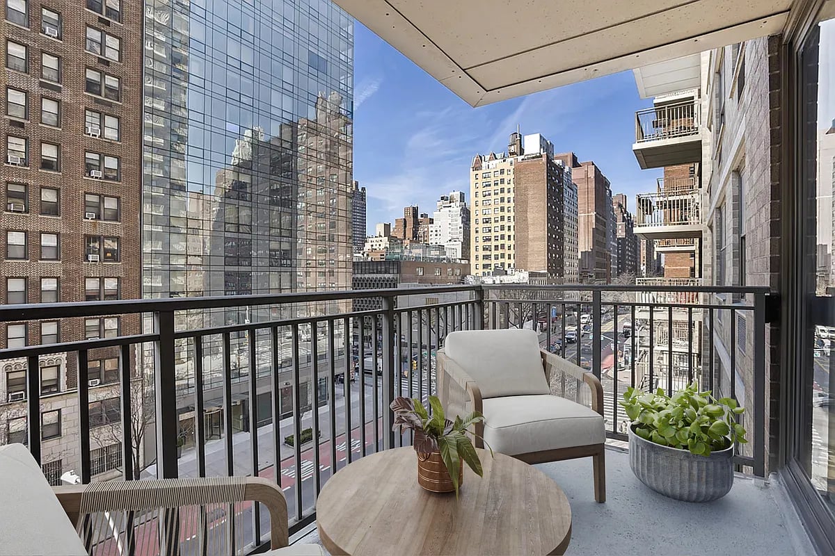 301 East 79th Street Unit: 5P