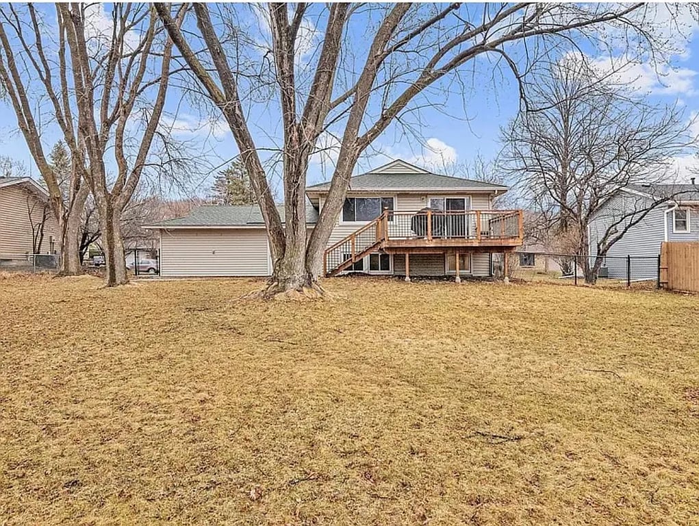 13785 Fairlawn Ave