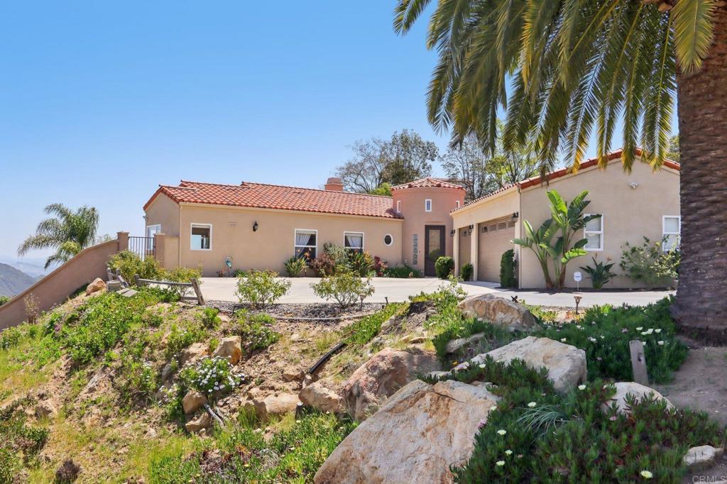 944 Rainbow Crest Rd