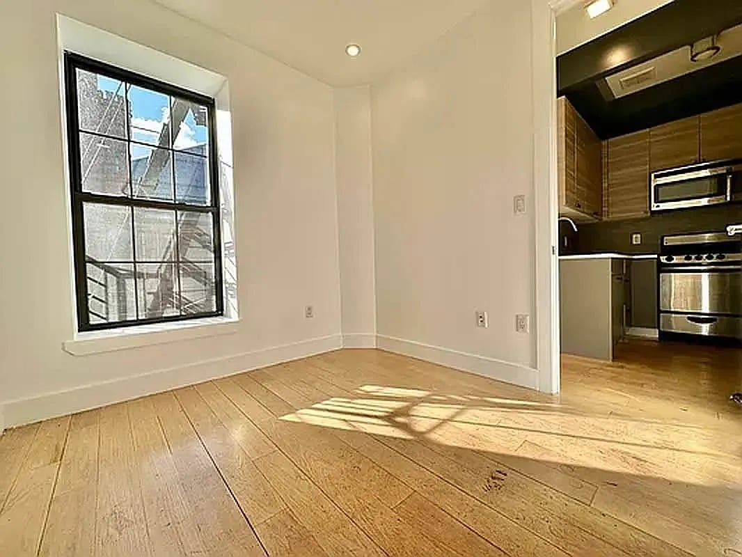 1319 Bedford Ave 4F