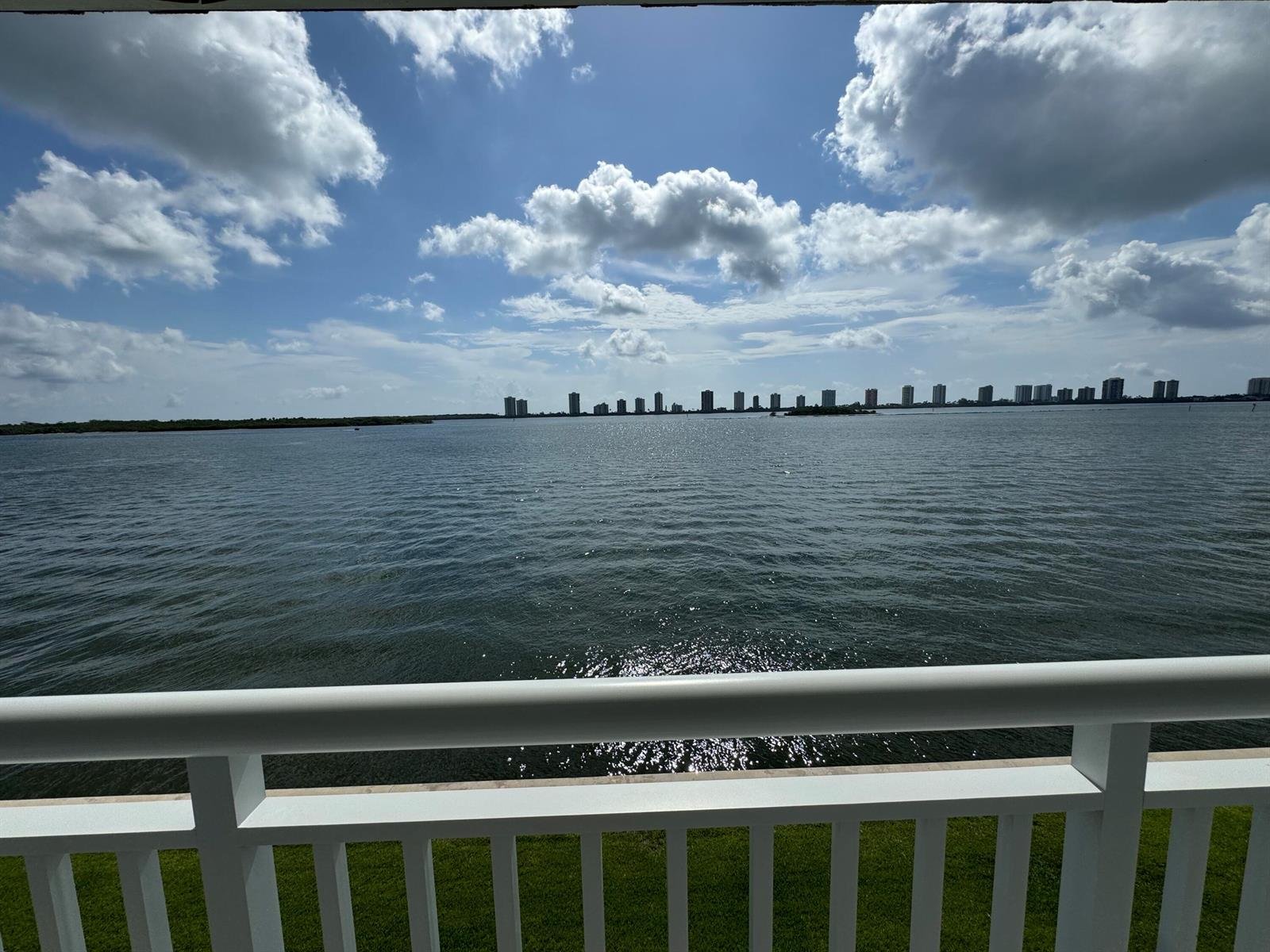 100 Shore 307 Ct