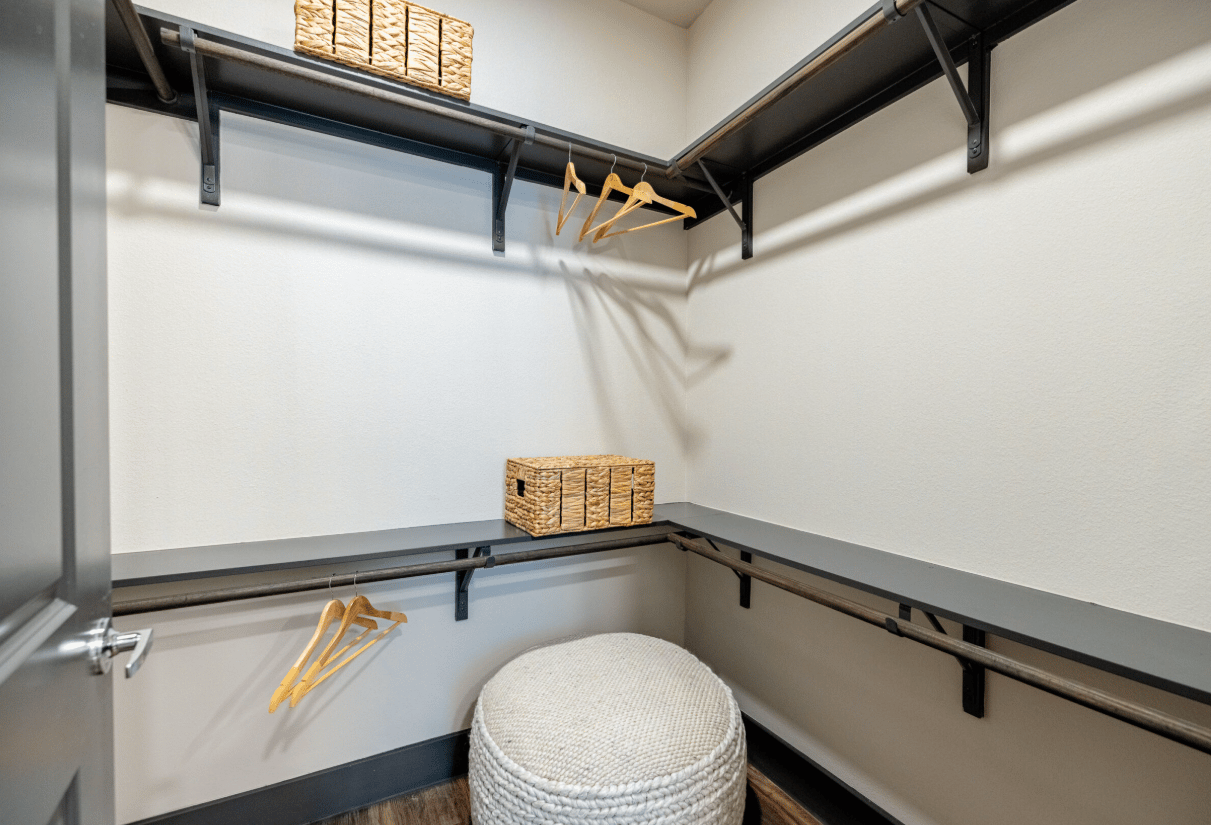 1 month free on 12+ month leases