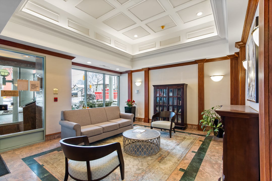 398 Eglinton Avenue E #611