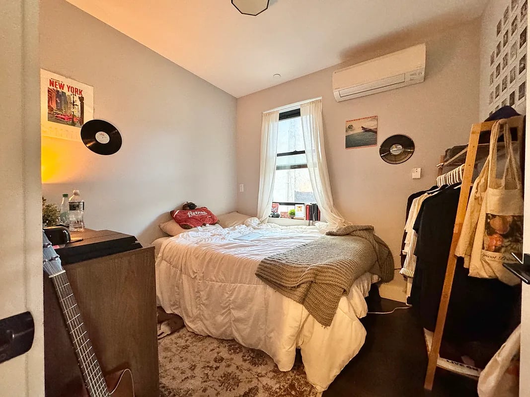 771 Lexington Avenue 2B
