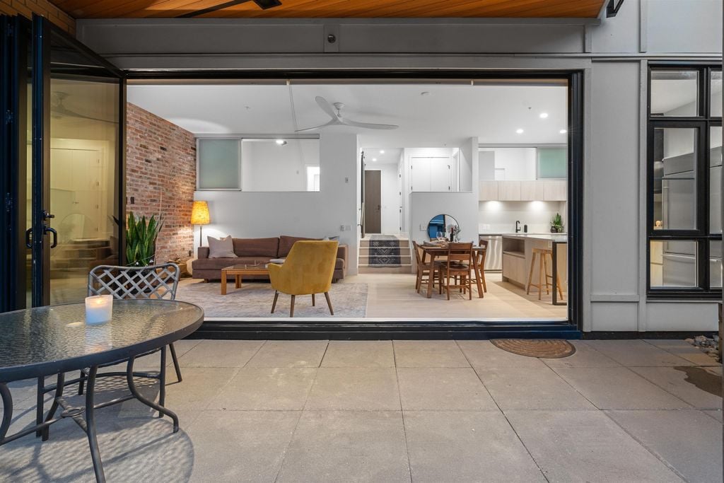 300 Salter St, #118