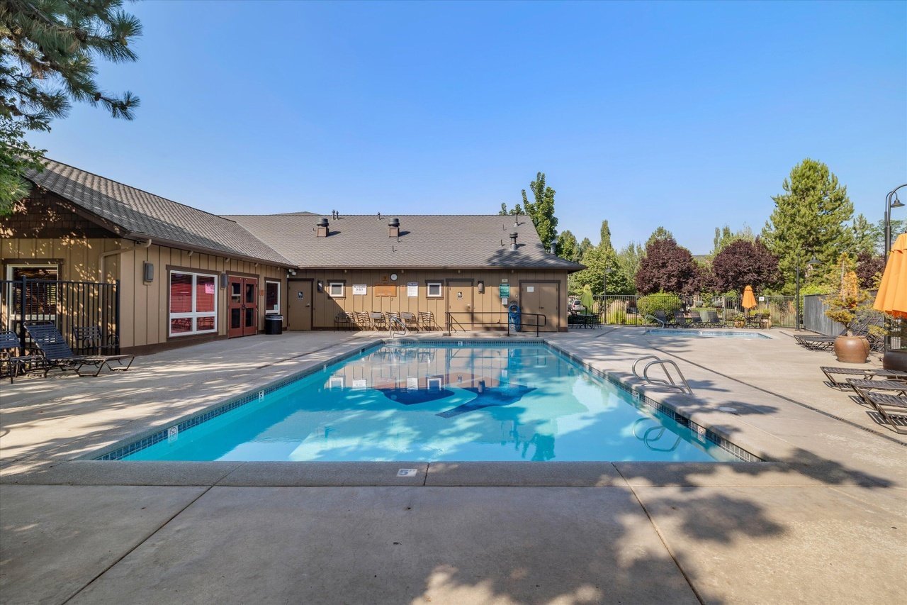61148 Foxglove Loop