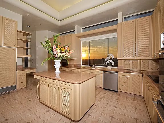 6102 Avenida Picacho