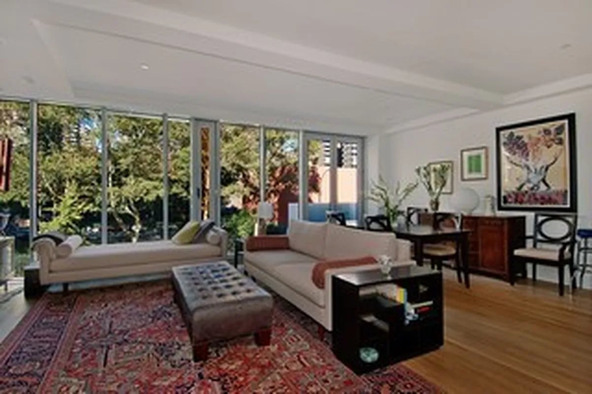 350 W 23rd St #3B