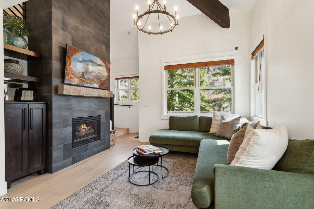 675 Deer Valley Dr #5