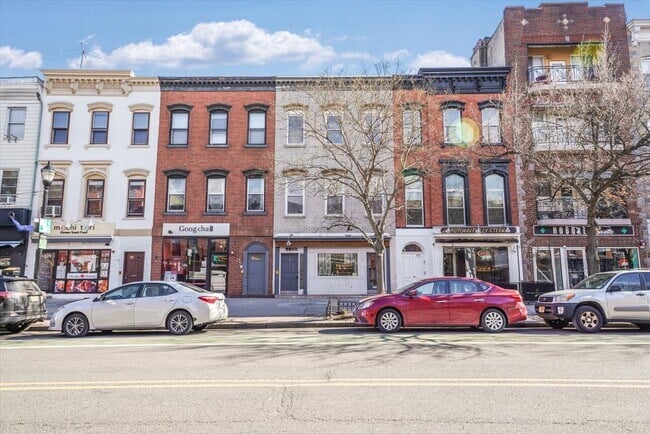 525 Washington Street