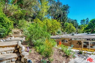 7979 Willow Glen Rd