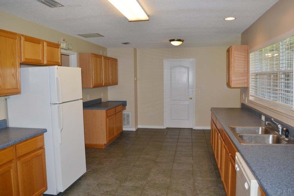 3100 Holley Pointe Rd