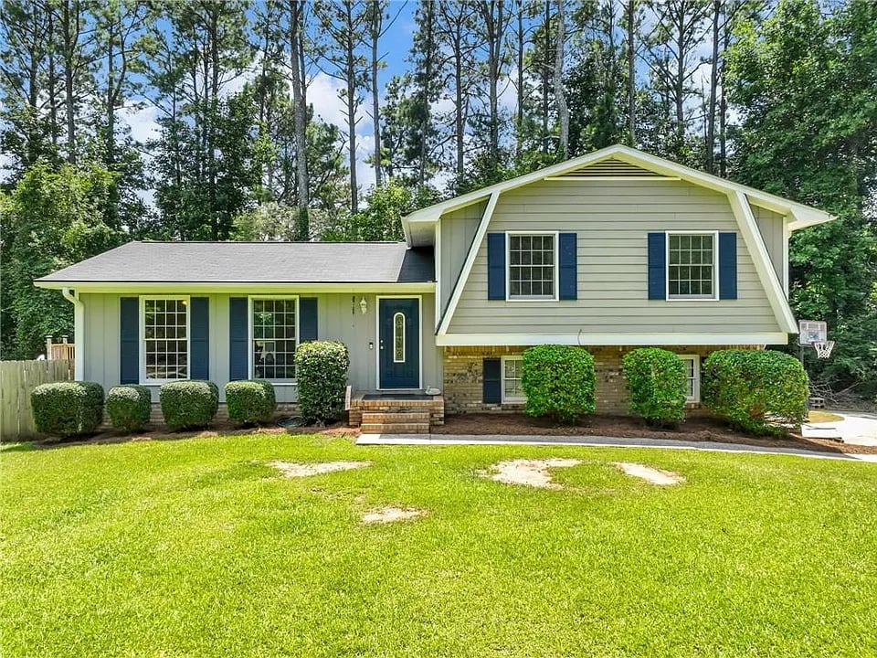 296 Plantation Cir SW
