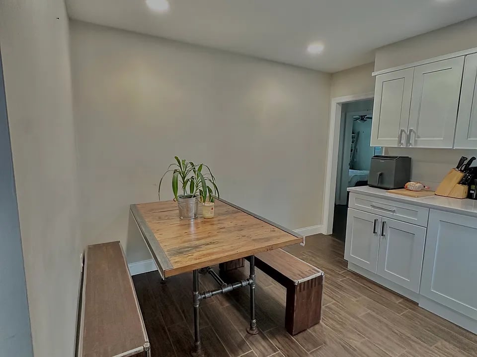 63 Burnside St # 1