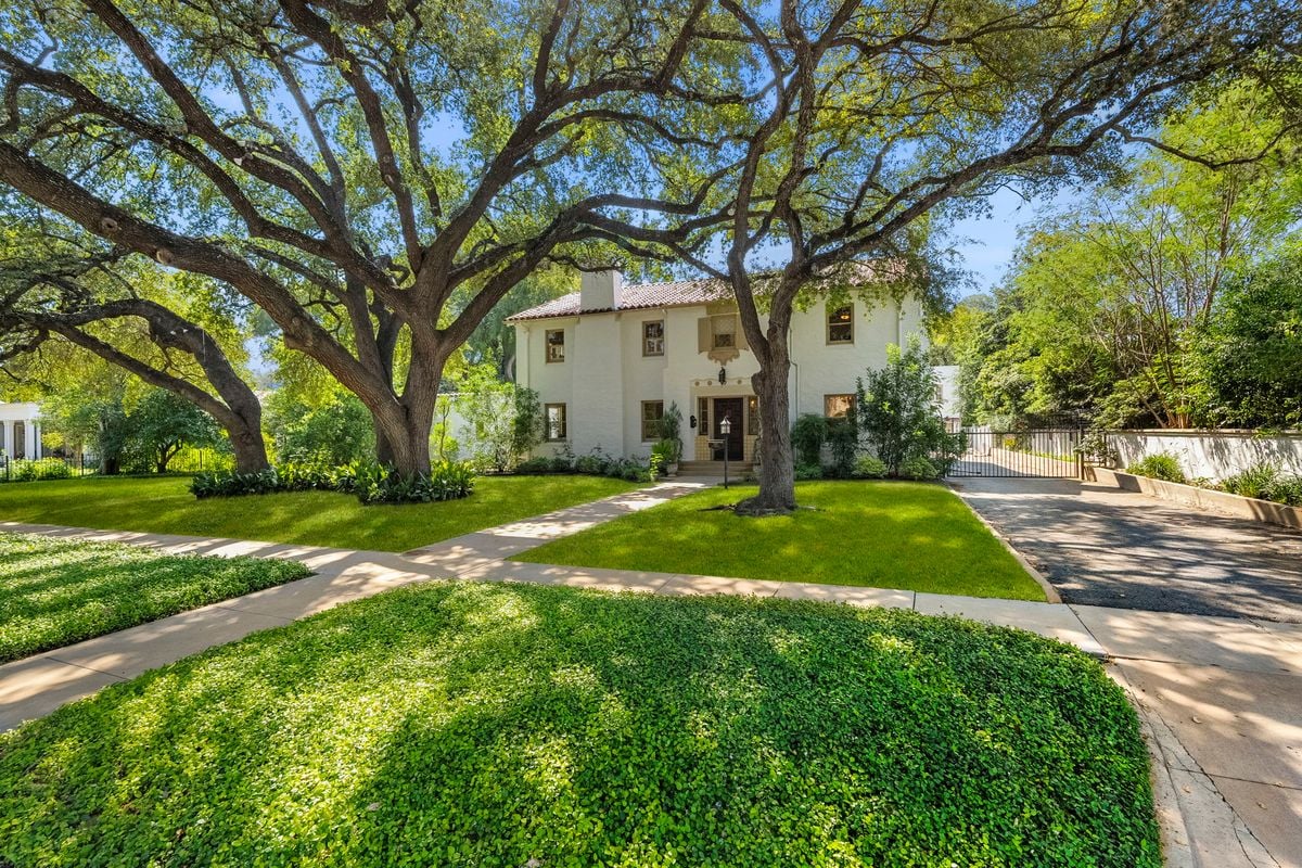 Historically Significant Spanish Revival in Monte Vista