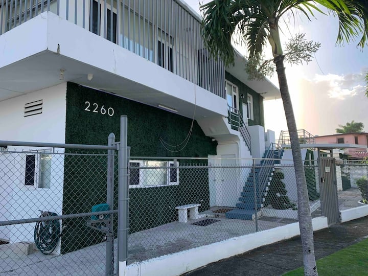 Beach House Apt 9 • 1BR + Sofa Bed • Full Kitchen - Airbnb