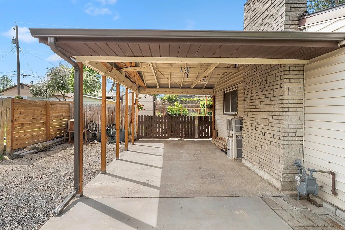 3209 W Bismark Ave