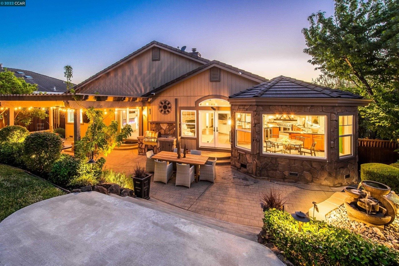 4017 Rhoda Way