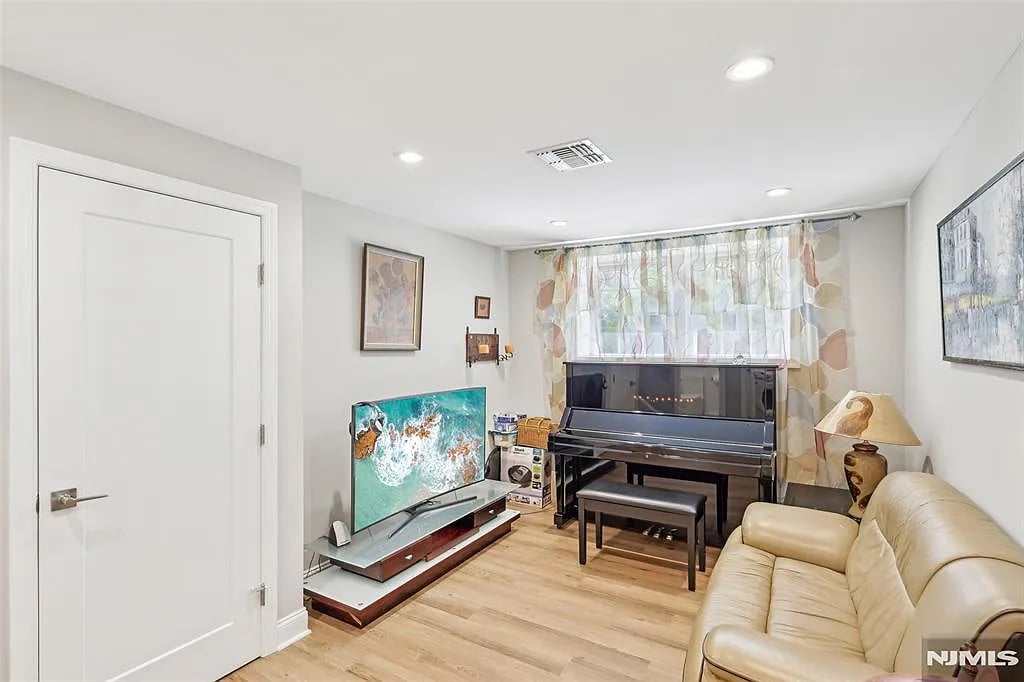 1 Diamond Court