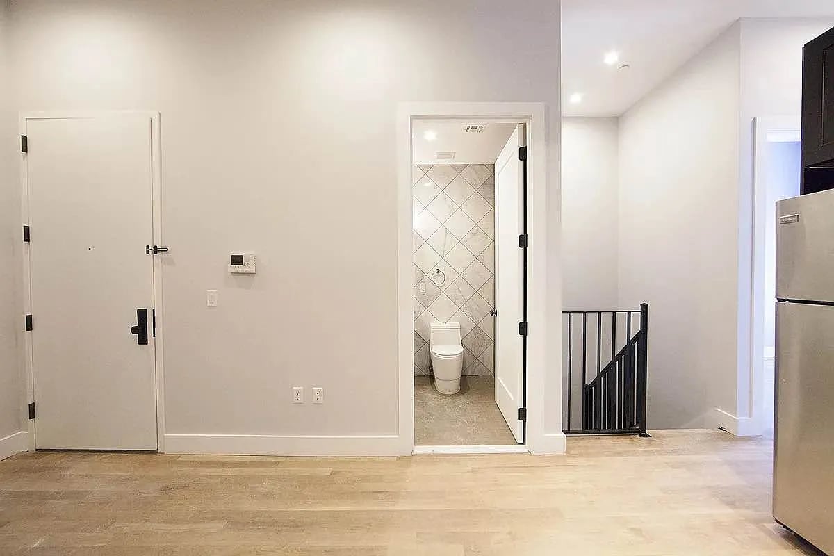 613 Woodward Ave 1B