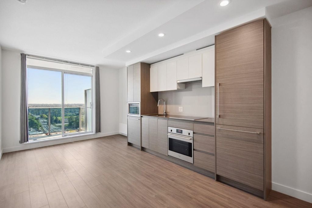13615 Fraser Hwy, #2001